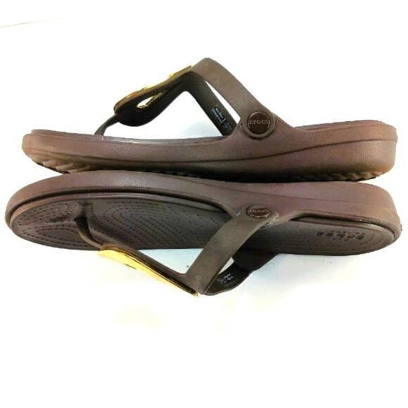 CROCS Women's Thong Sandals in Brown with Gold Accents Size 11 - Picture 8 of 9